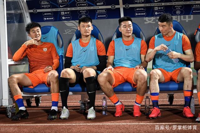卢克·肖续约未果或将在明夏自由离队，米切尔期待冬窗转会曼联